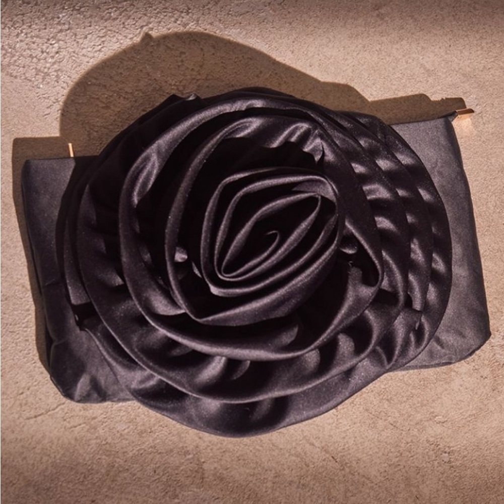Satin Corsage Clutch - Picture 4 of 4